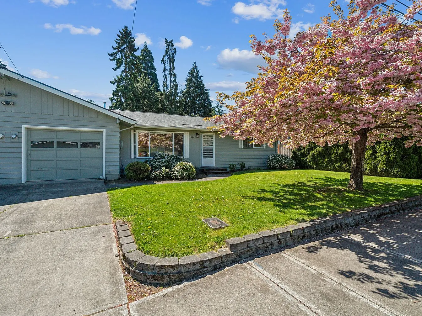 1554 SE Spruce St, Hillsboro, OR 97123
